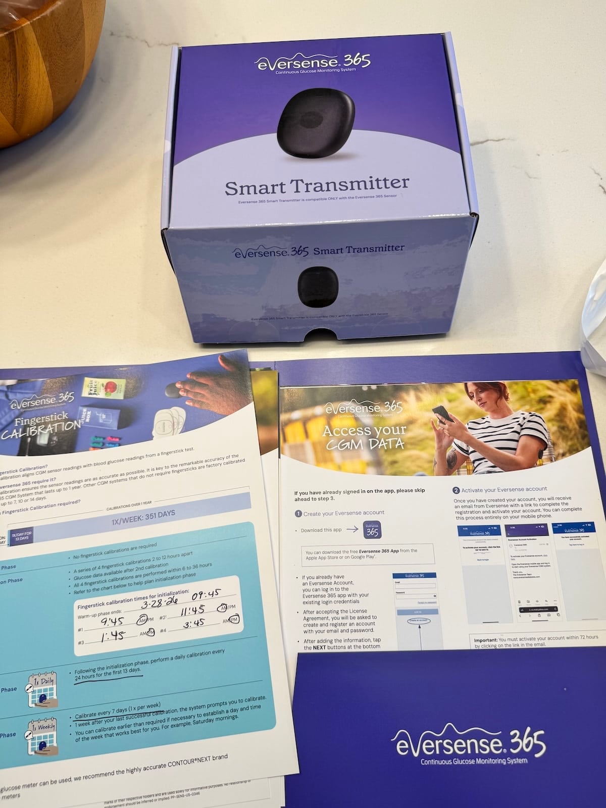Image of Eversense 365 box and instructions.
